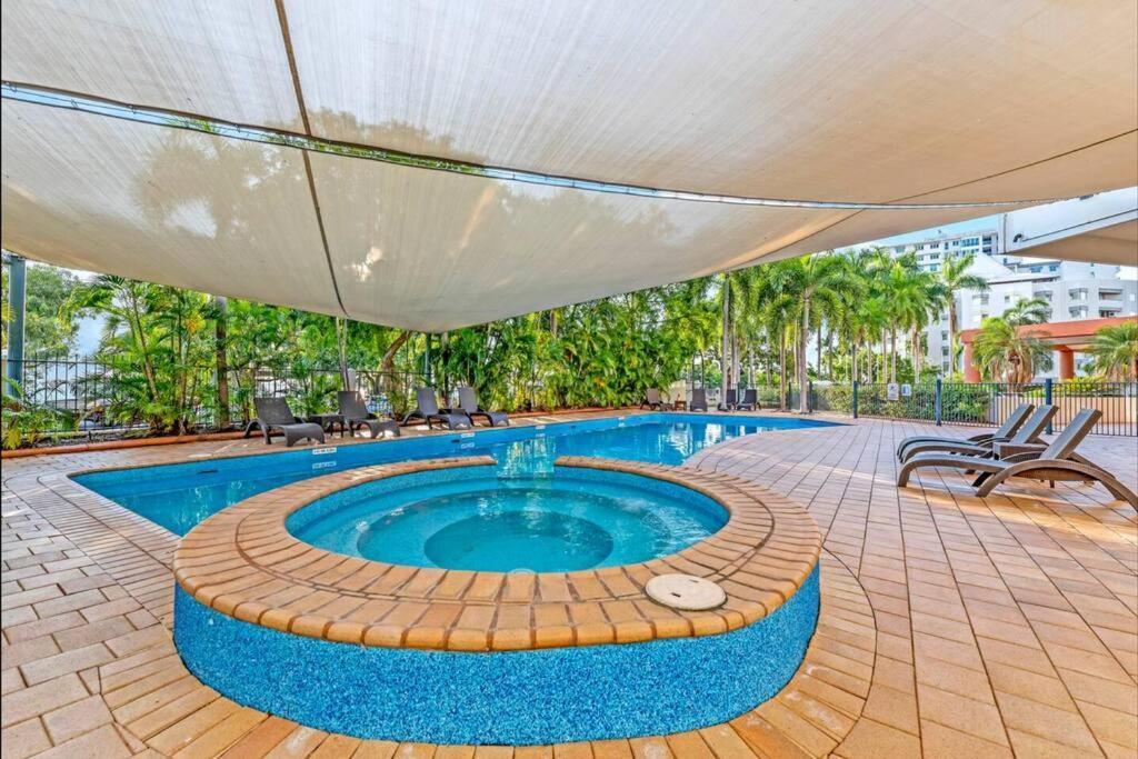 'Towering Palms' Resort-Style Apartment With A Separate Studio Дарвин Экстерьер фото