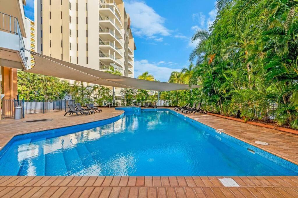 'Towering Palms' Resort-Style Apartment With A Separate Studio Дарвин Экстерьер фото